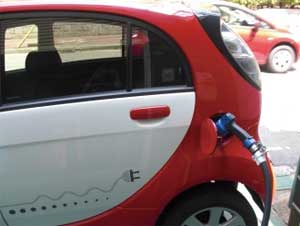 三菱　アイミーブ　充電